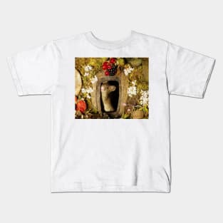 George the mouse in a log pile house - Bringing back Cute Kids T-Shirt